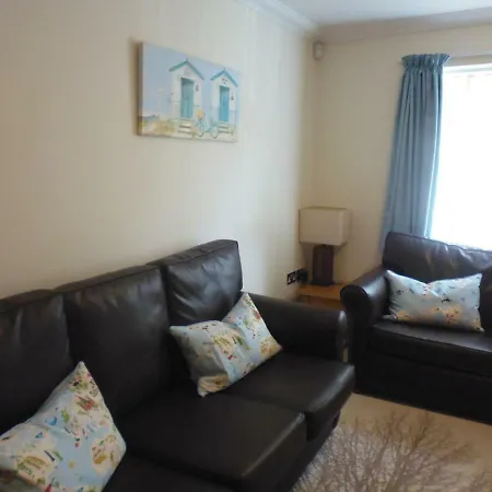 Walking Distance To Beach , Close To Town Center-3
